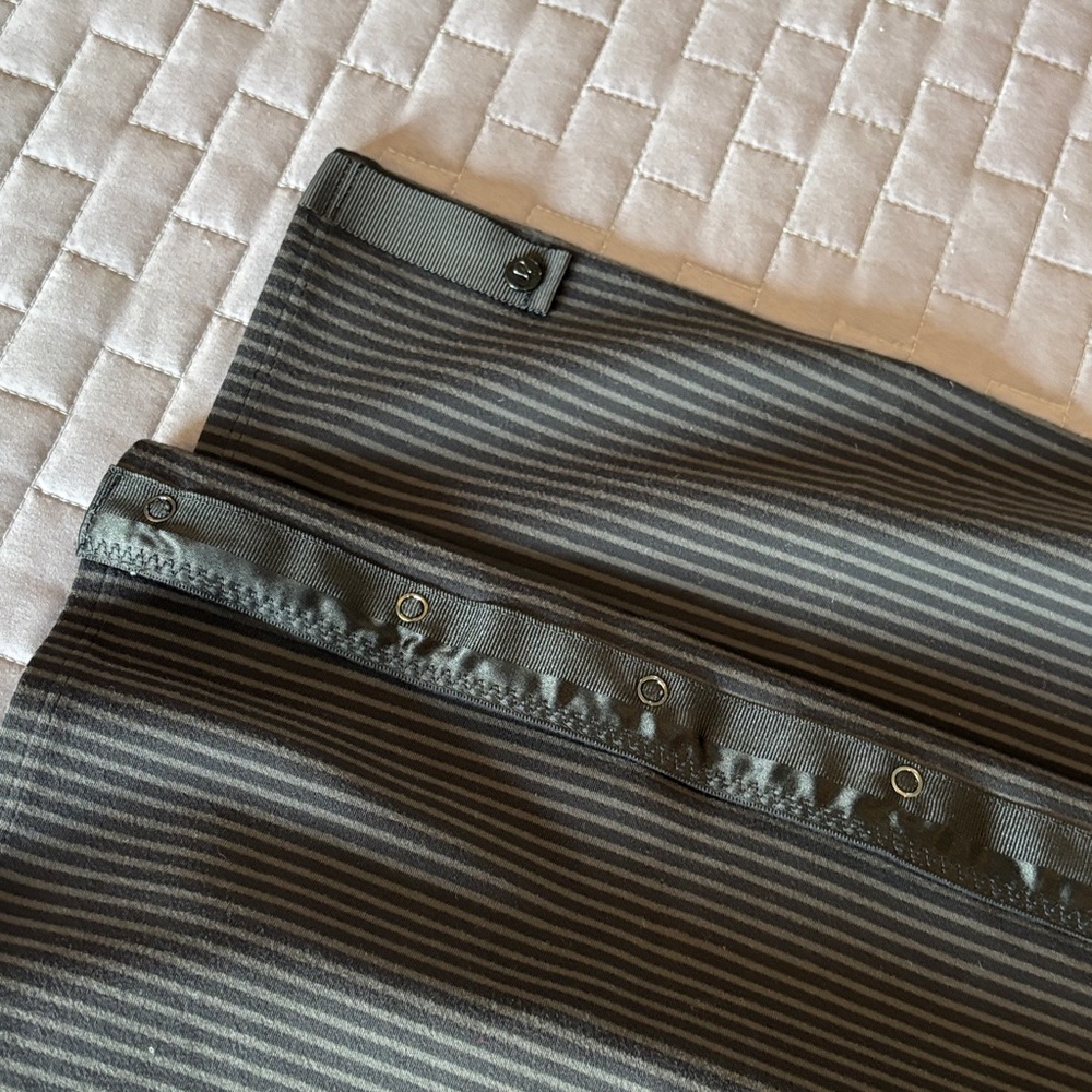 Lululemon Vinyasa Gray Striped Scarf💖